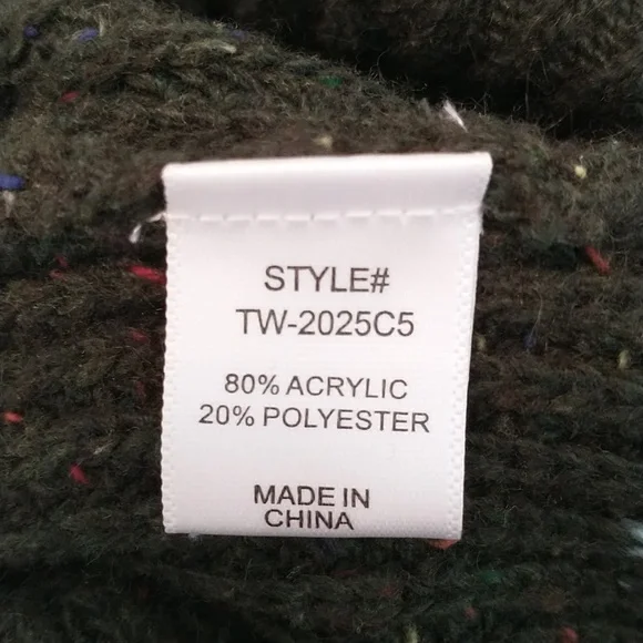 👀NWT! Distressed sweater, tagged as M but more like L/XL. Dark green.See pics. - Picture 11 of 13
